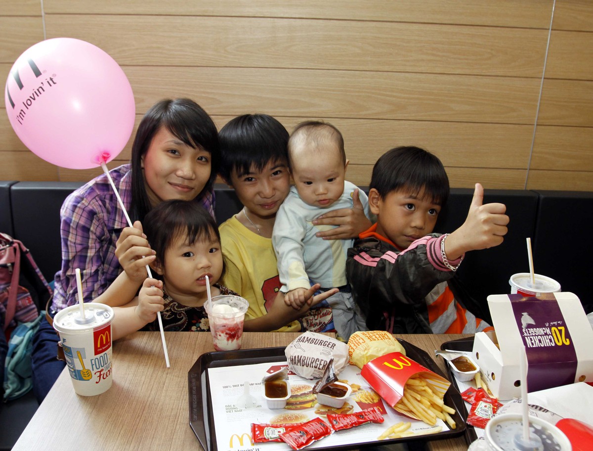 Hiệu ứng “khủng” của McDonald's tại Việt Nam ảnh 11 Hiệu ứng “khủng” của McDonald's tại Việt Nam ảnh 11